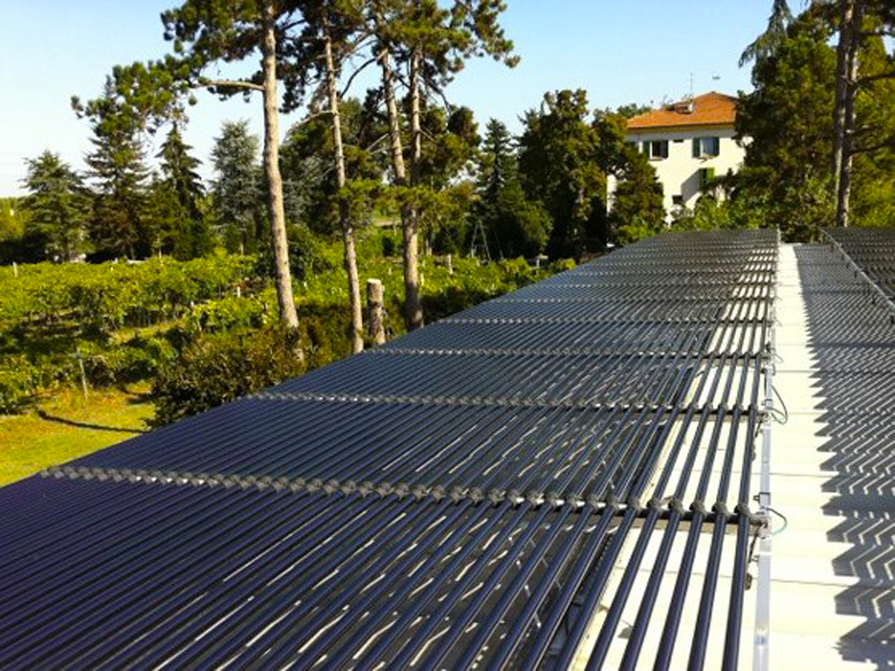 L'impianto fotovoltaico sul tetto di una delle acetaie